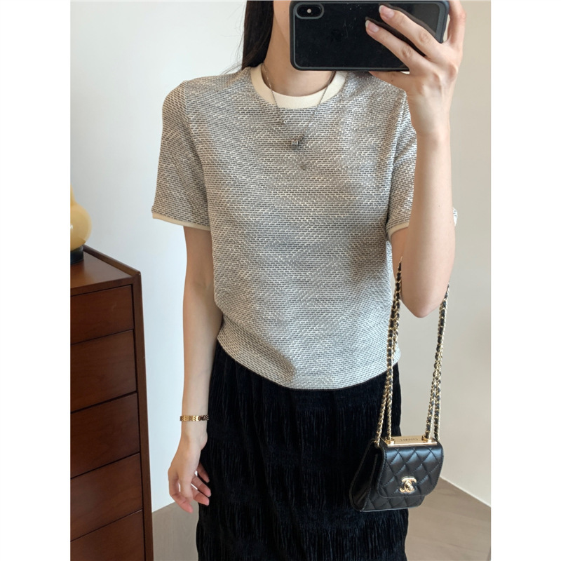 Spring is not too late early spring new modern feeling brilliant scallions contrast color style loose slim round neck short sleeve knitted T-shirt for women Spring is not too late early spring new modern feeling brilliant scallions contrast color style loose slim round neck short sleeve knitted T-shirt for women