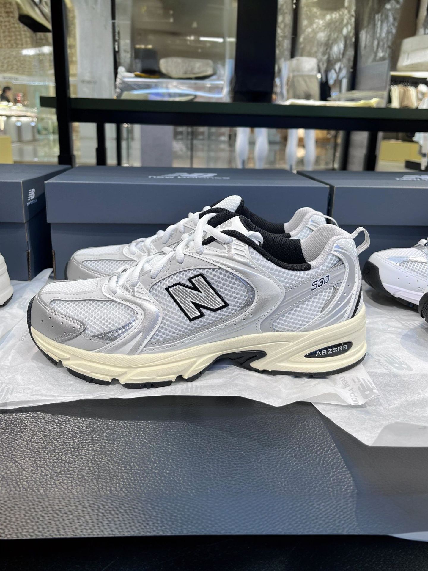 2025 puro original nb530SG zapatos de correr suela gruesa aumentó la altura de los zapatos deportivos masculinos y femeninos clásicos retro zapatos de papá