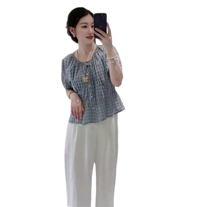 女性のためのチェック柄半袖シャツ 2025 夏の新しいスタイルのウエスト痩身フリルパフスリーブトップお腹カバーシャツ|undefined