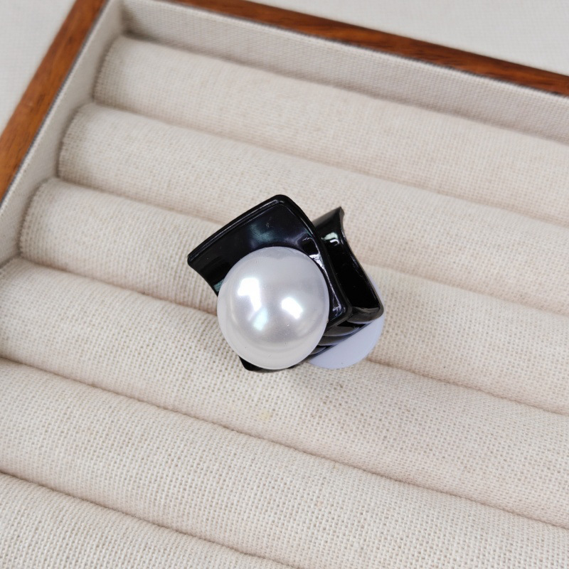 2cm white large pearl hair clip