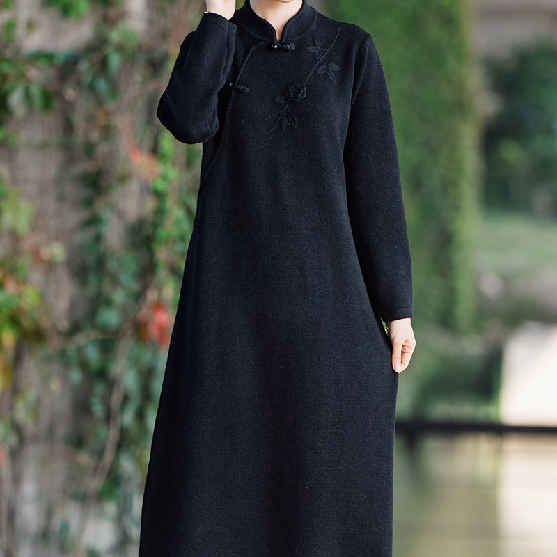 2024 Autumn and Winter Cheongsam Long Dress, Extra Long Sweater with Crochet, Solid Color, Buttoned, Women's National Style Dress 2024 Autumn and Winter Cheongsam Long Dress, Extra Long Sweater with Crochet, Solid Color, Buttoned, Women's National Style Dress