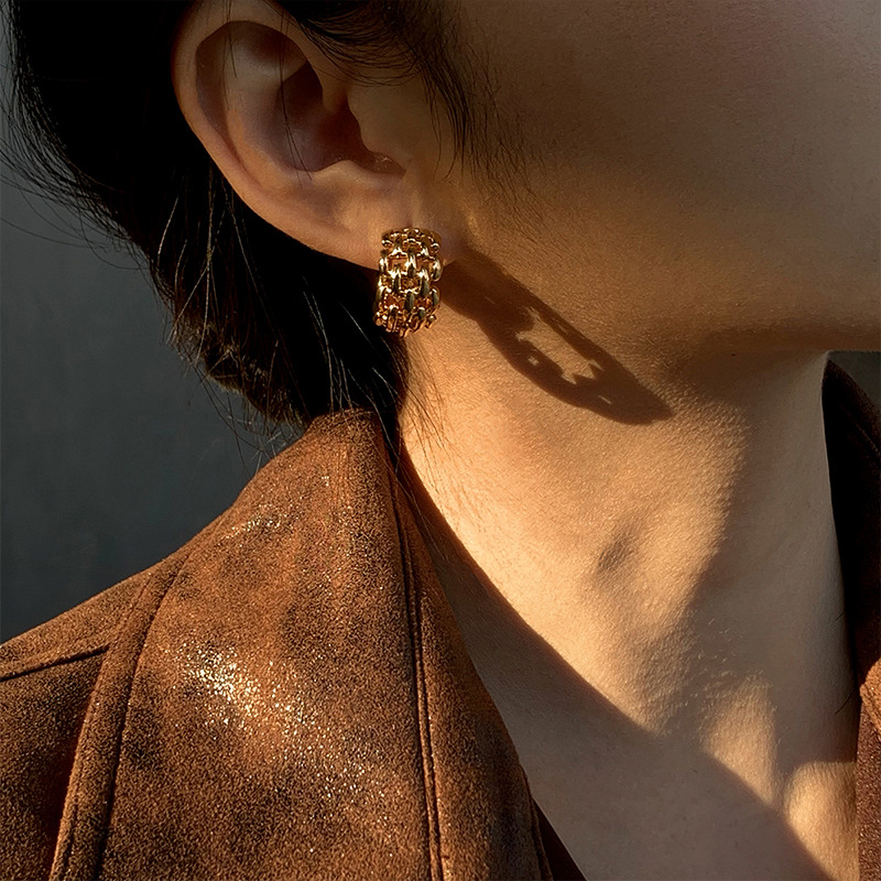 Daily Occasion Alloy Material C Shape Pattern 1 Pair Fashion C Shape Plating Alloy Gold Plated Earrings
