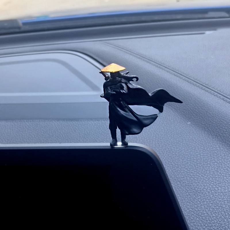 Accesorios para automóviles "Wulin Swordsman" Decoración de automóviles Hombres Red 2024 Nueva consola central