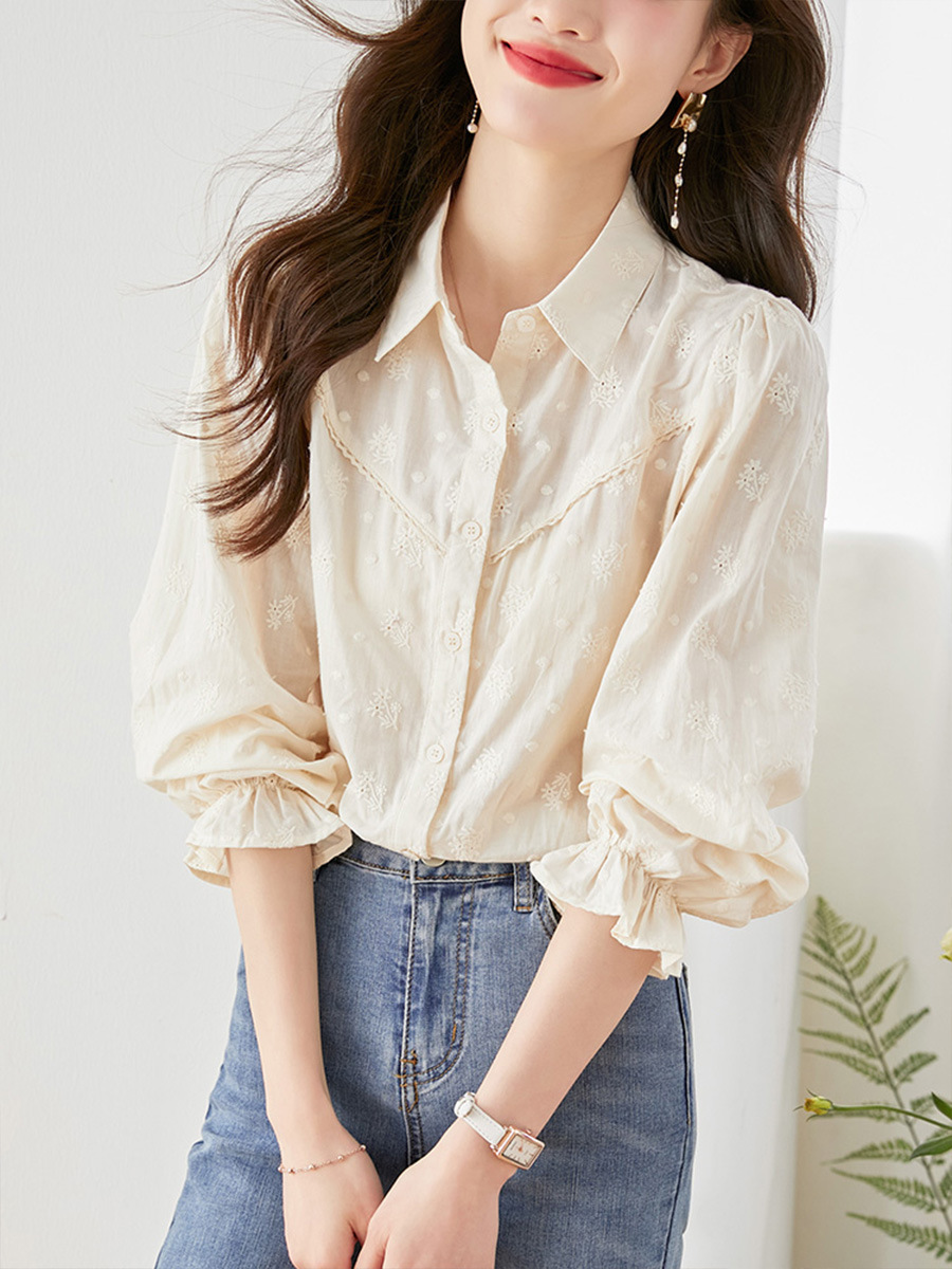Camisa blanca de algodón bordada para mujer, manga larga, nuevo estilo primavera 2026, top bordado de algodón puro, camisa de mujer de alta gama.