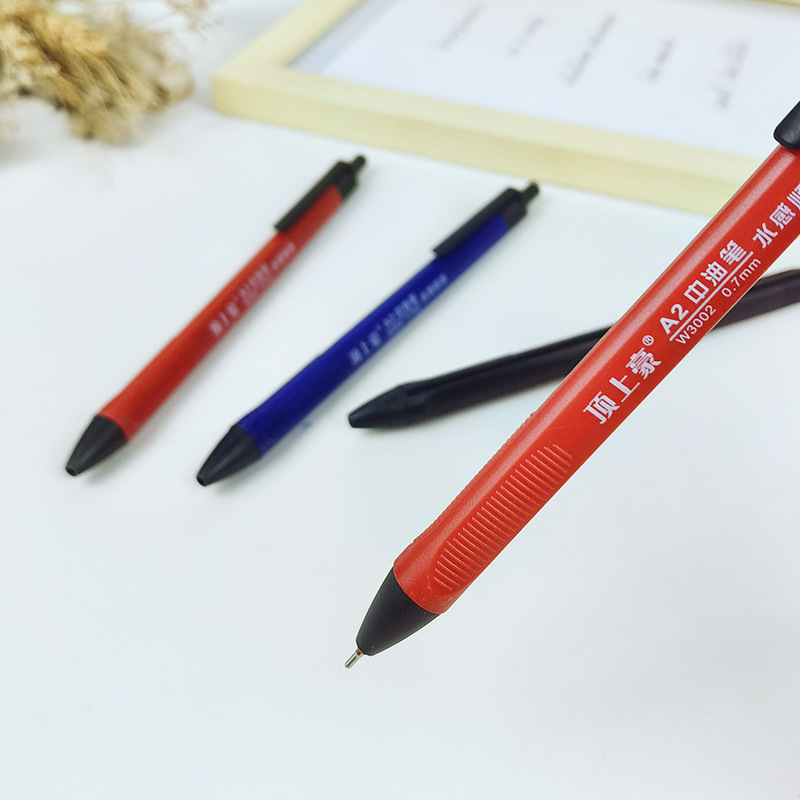 Presione el bolígrafo de 0.7mm de bolígrafo azul, rojo y negro se siente suave en la papelería de los estudiantes al por mayor