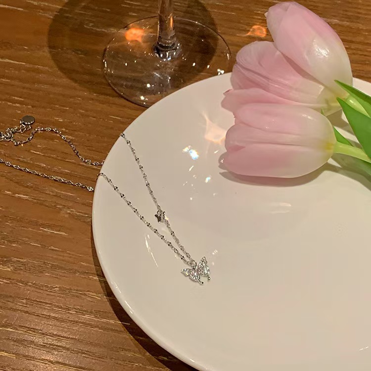 흰색 k 단일 레이어 이중 나비