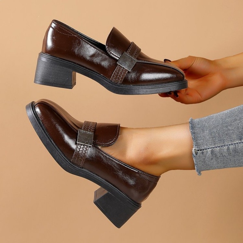 2026 primavera y verano nuevos zapatos de cuero retrógrados zapatos de mujer de cuero suave zapatos de tacón grueso zapatos lefour cómodos fábrica de zapatos