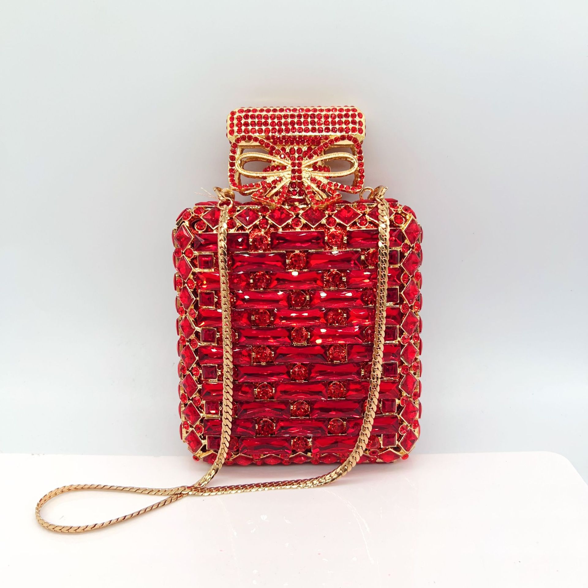 Transfronterizos nueva botella de perfume cuadrada con diamantes bolsas de cena europeas y americanas bolsas de mano de diamantes clutch nuevo oro blanco