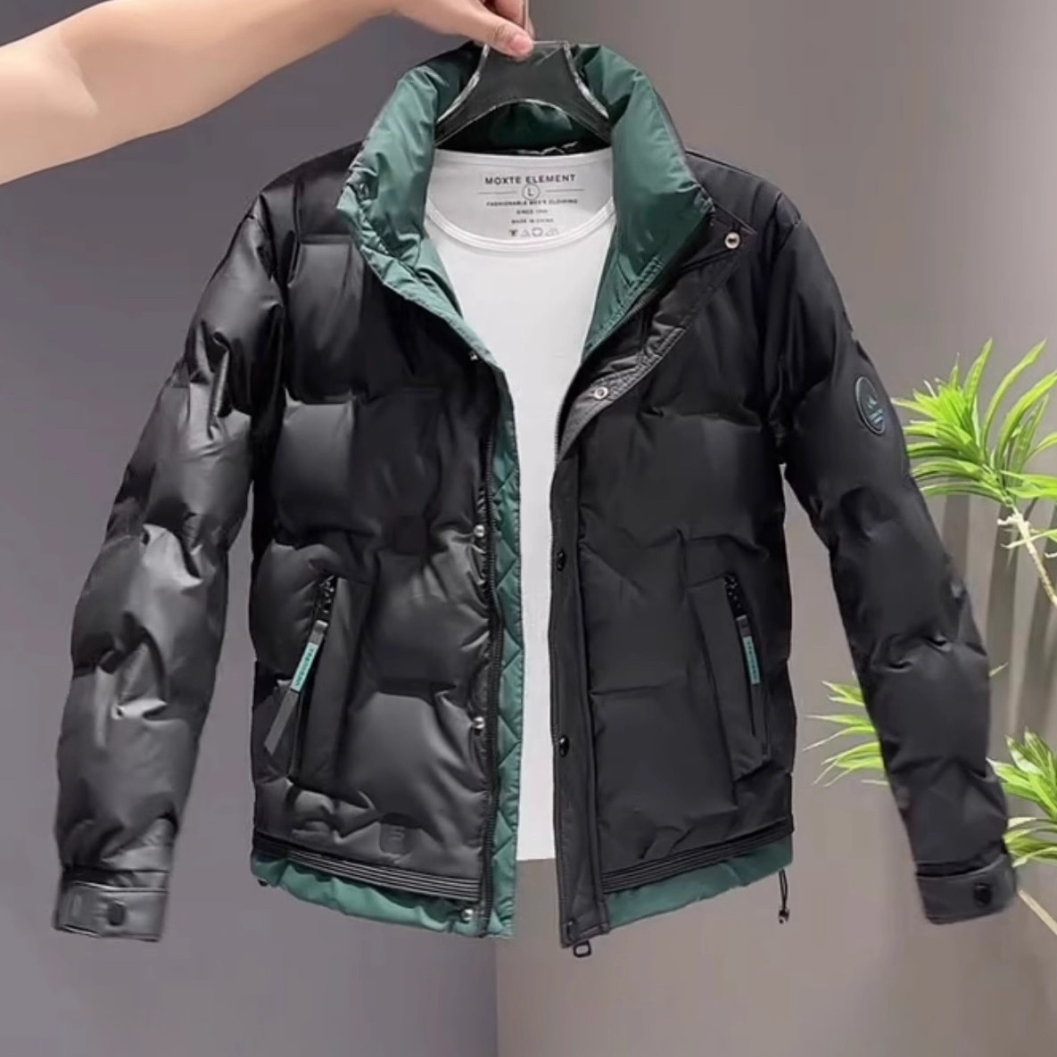 Men's down jacket with stand-up collar, new winter style, thickened, color-blocked, warm, casual, short style, trendy, national standard size 50.