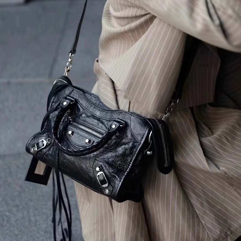 2026 New B-Brand Le City Women's Motorcycle Bag, Cool Girl Retro Studded Oil Wax Leather Handbag & Crossbody Bag - Thumbnail 4