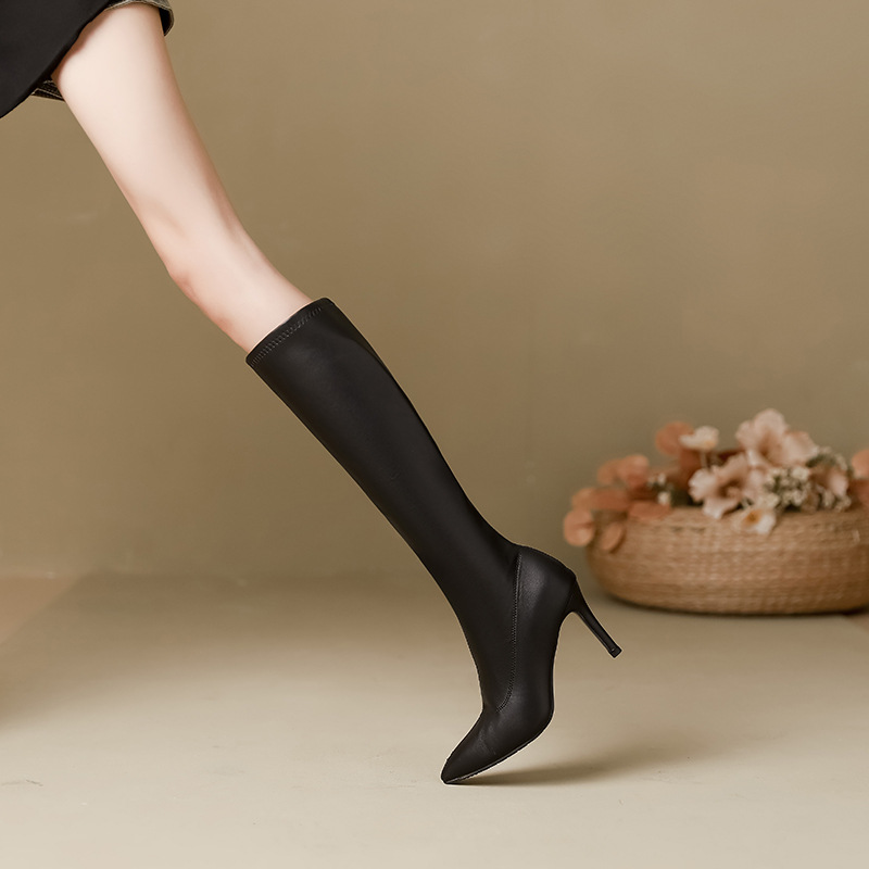Elastic high boots made of soft leather stiletto heels pointed-toe