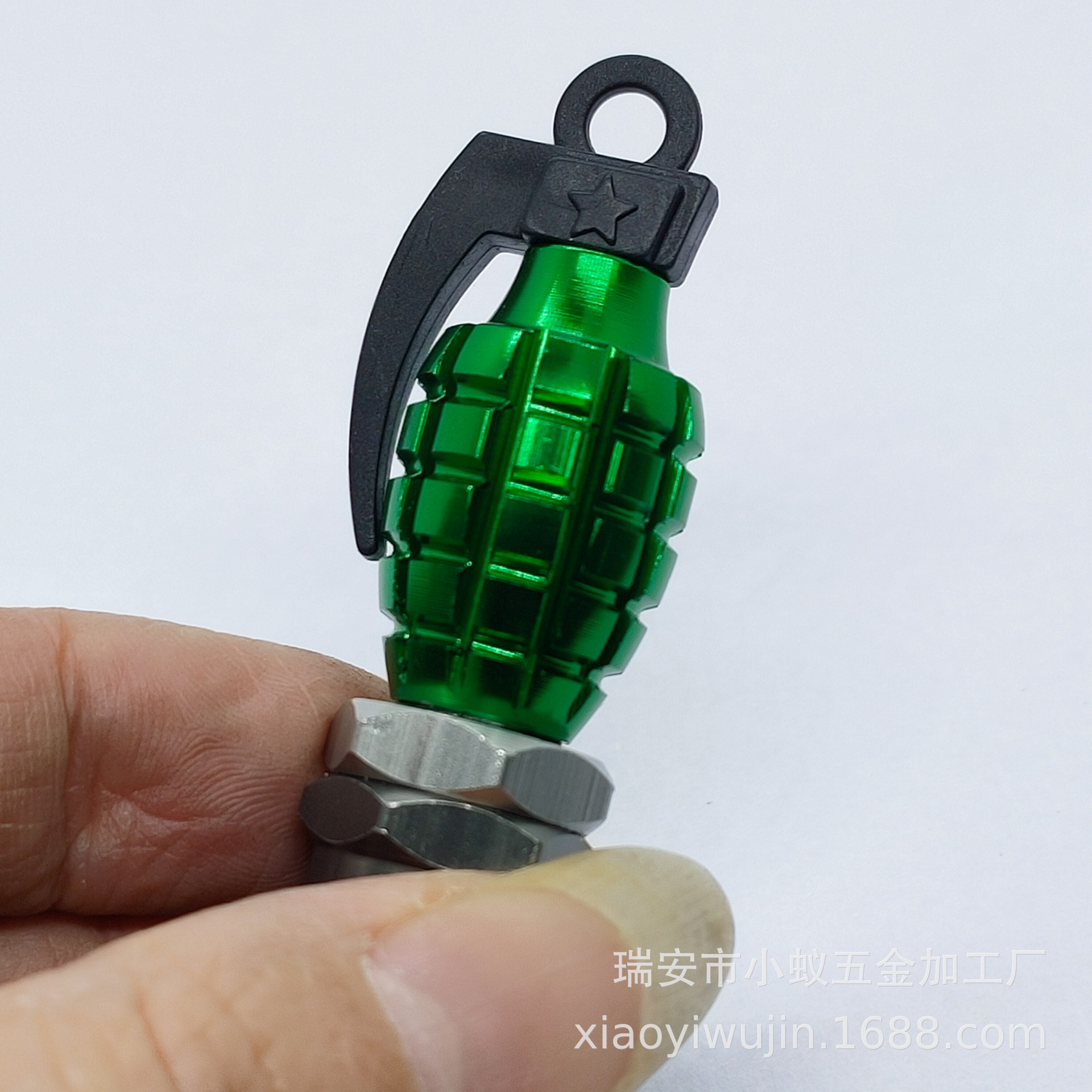 "大手雷气门嘴帽