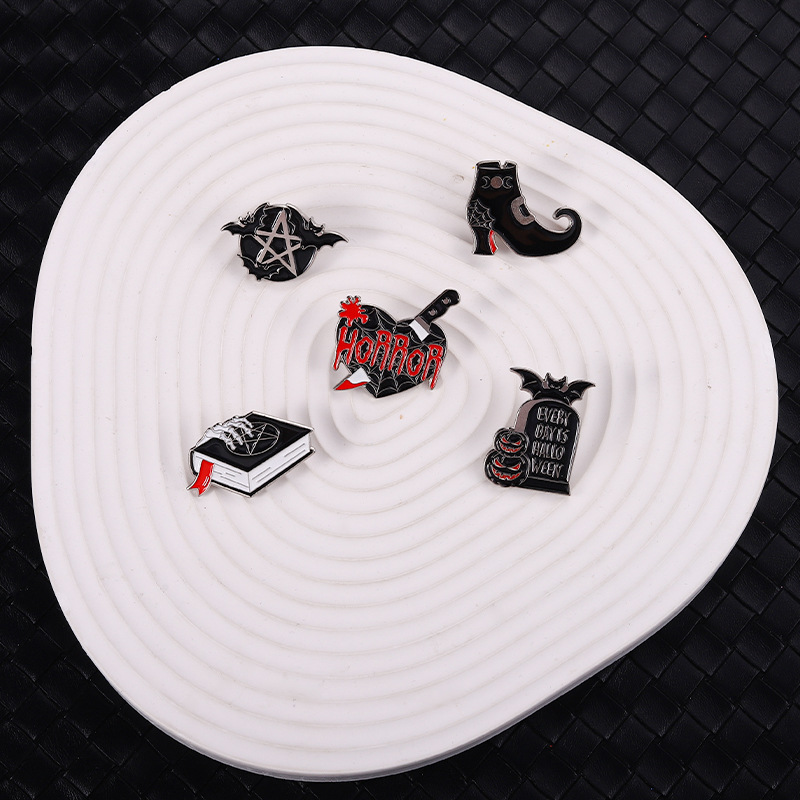 Geometric, Letter Pattern Unisex Gender Funny Pin Geometric Letter Alloy Plating Unisex Brooches