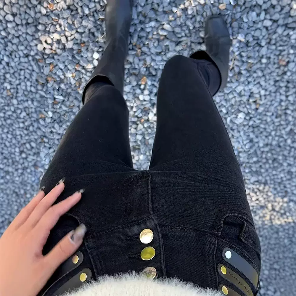 黑色高腰弹力2026春夏小脚牛仔裤女秋冬显瘦大码小个子九分铅笔裤