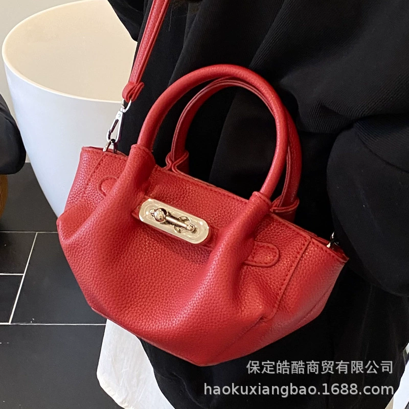 Small design trend one-shoulder bag, summer shoulder bag