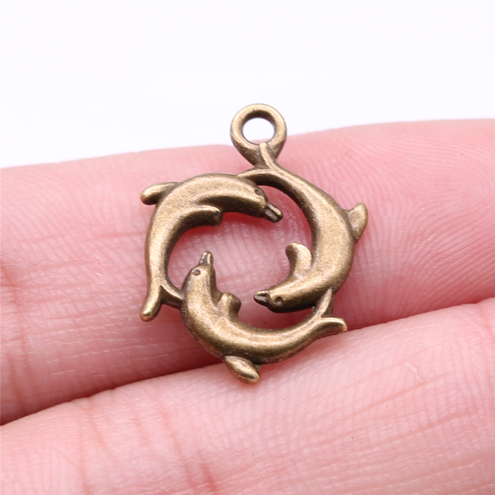 1 Piece Retro Dolphin Alloy Plating Pendant Jewelry Accessories display picture 6