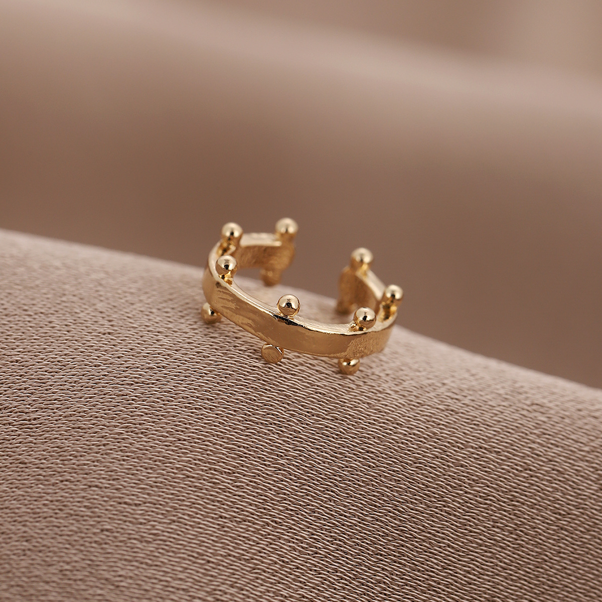 Estilo coreano personalizado pendientes simples de alta calidad en forma de U irregular clip de oreja cuadrada simple clip de hueso de oreja sin oreja al por mayor