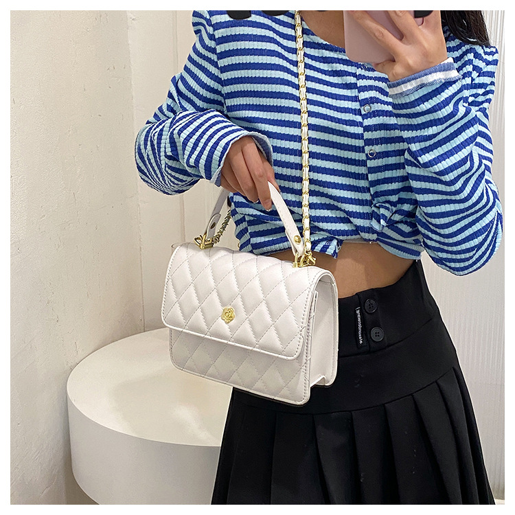 Women's Fashion Solid Color Rhombus Square Magnetic Buckle Square Bag Pu Leather Shoulder Bags display picture 2
