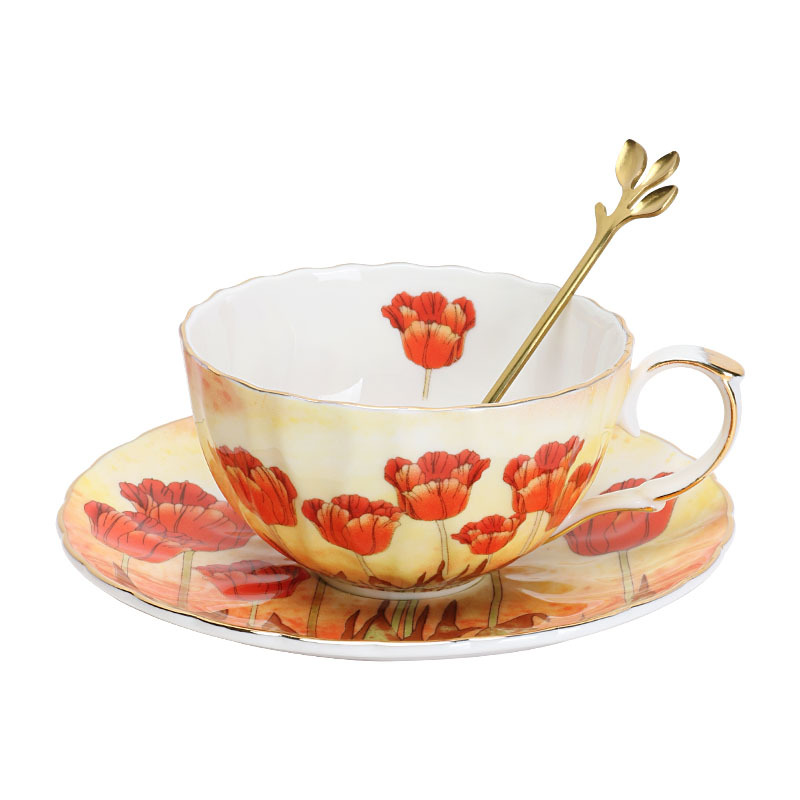Juego de tazas y platillos de café de cerámica exquisita floral, porcelana de hueso de alto valor, juego de té de la tarde de estilo europeo, caja de regalo, productos de cola de exportación