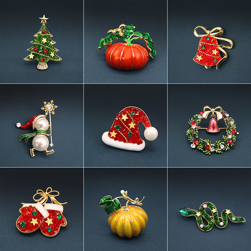Christmas Gift Christmas Tree Wind Bell Elk Brooch Distinctive Sweater Creative Pin Accessories Corsage Accessories Collection Christmas Gift Christmas Tree Wind Bell Elk Brooch Distinctive Sweater Creative Pin Accessories Corsage Accessories Collection