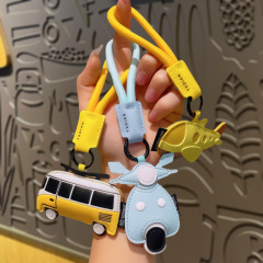オリジナルレザーシリーズキーホルダーペンダント小さなギフト卸売車のキーチェーンペンダントスクールバッグシンプルな小さなストラップ