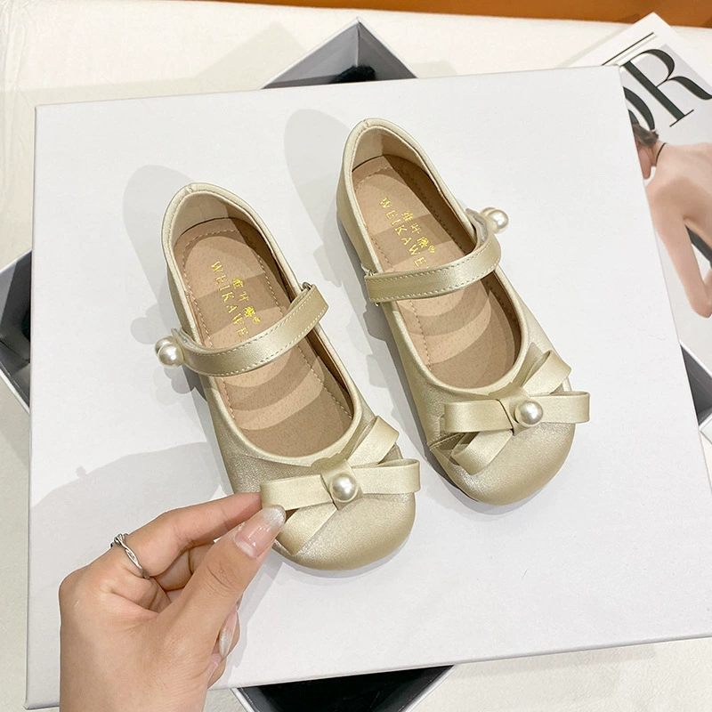 Кожаные туфли для девочек, весна-осень 2025, новый стиль, модные и удобные туфли принцессы для маленьких девочек, кожаные туфли, модная детская всесезонная обувь