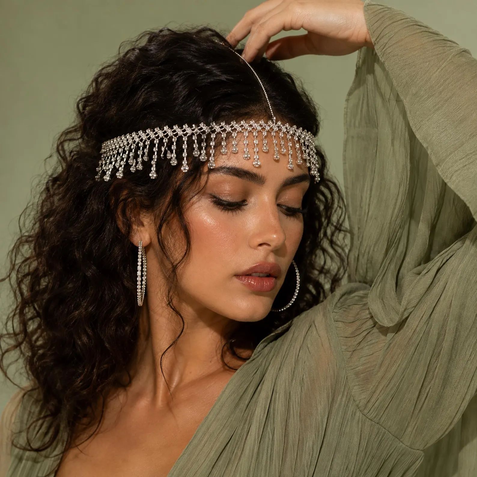 Bohemian style tassel hair chain, high-end rhinestone forehead ornament, stage performance accessory
