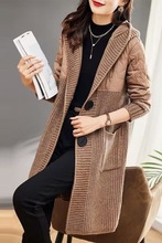 秋冬新款胖妈妈大码连帽宽松毛衣女保暖防风加厚长款风衣外套