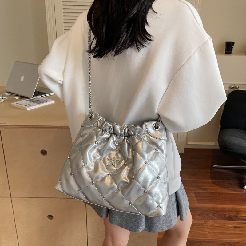 Bolso de cadena de moda coreana 2025 verano nuevo bolso femenino bolso de hombro bordado de rombo bolso de mensajero de diamantes de gran capacidad