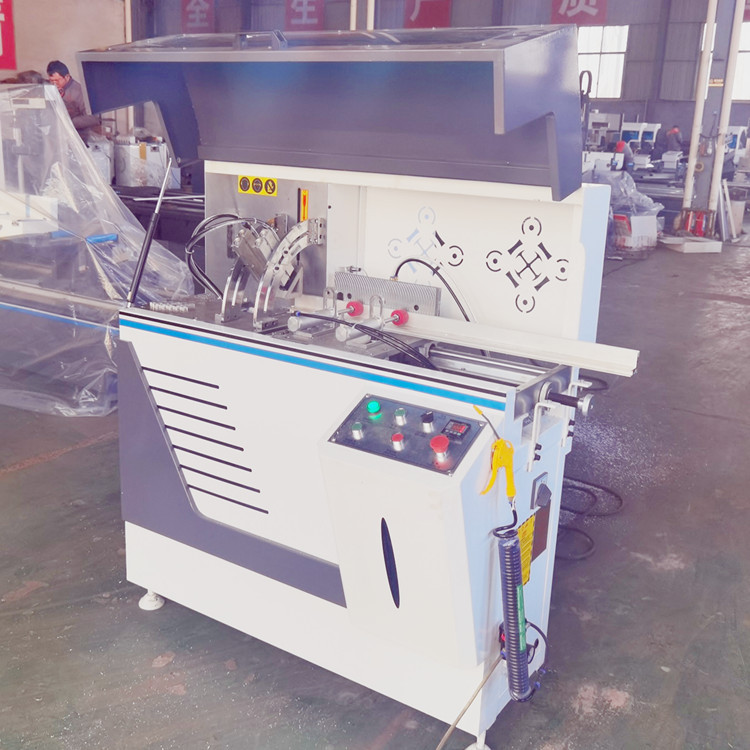 A Full Set of Broken Bridges, Aluminum Door and Window Processing Equipment, Aluminum Corner Profile, Fully Automatic Cutting and Saw Manufacturer Available in Stock