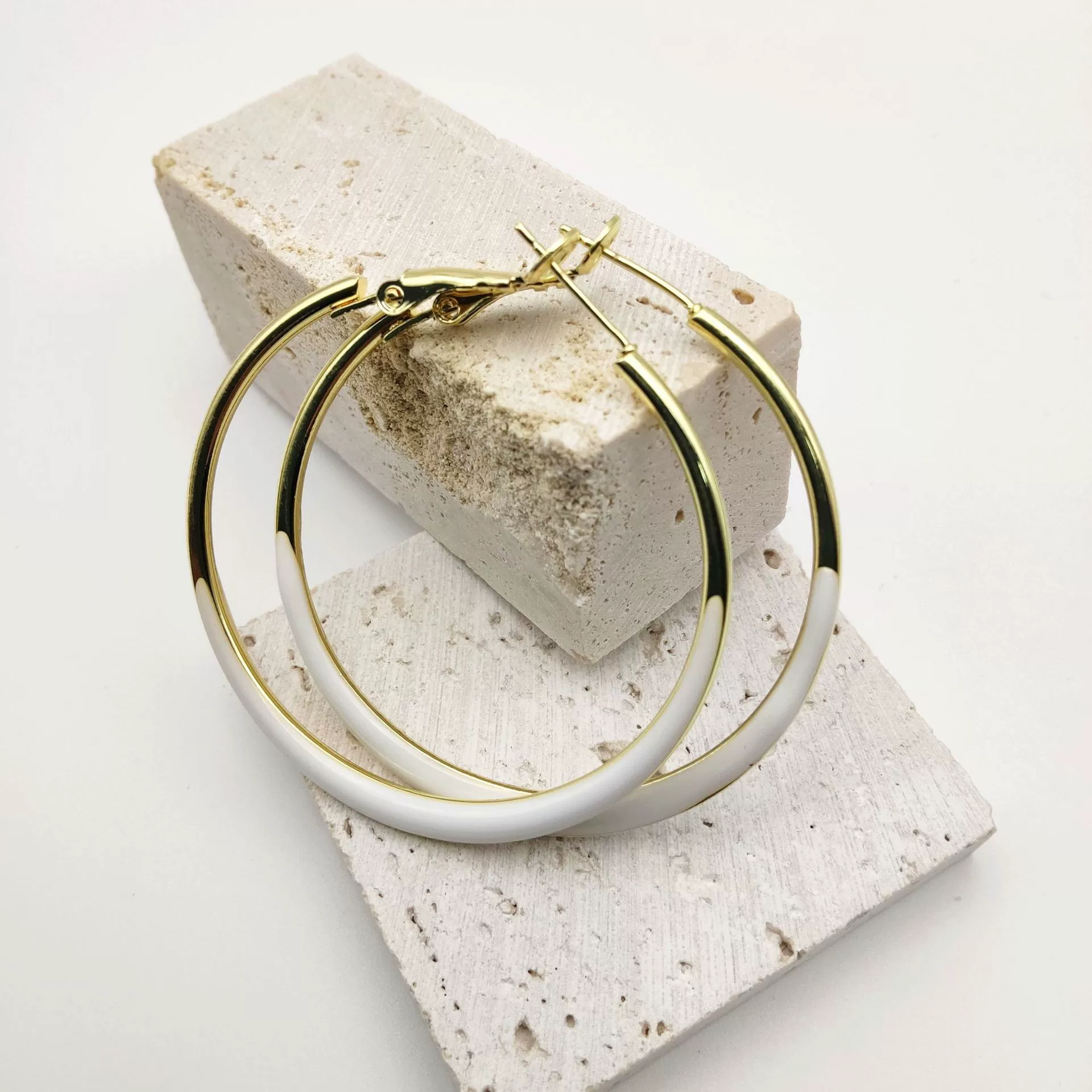 Fashionable white earrings, European style, internet celebrity