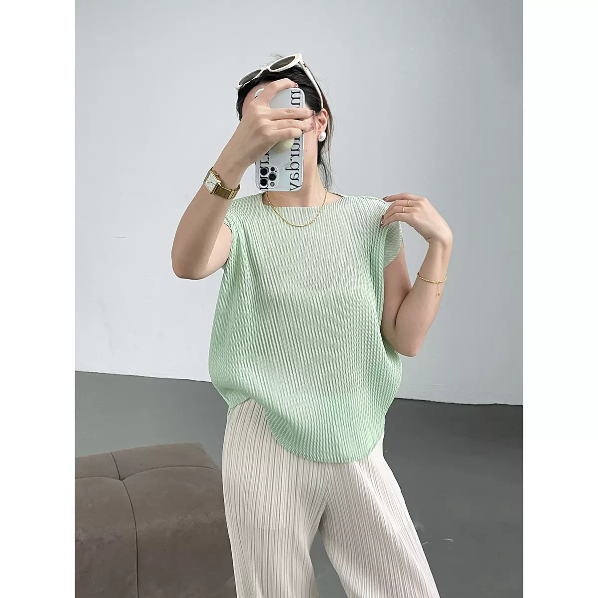 2025夏季新款主线鱼鳞褶宽松遮肉气质通勤纯色T恤女短袖百搭上衣