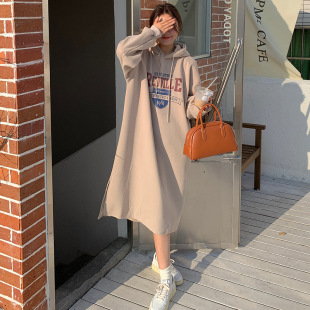 2022 autumn and winter Korean version of loose BF wind long fleece-lined thick hooded students over the knee plus size printed sweater skirt women