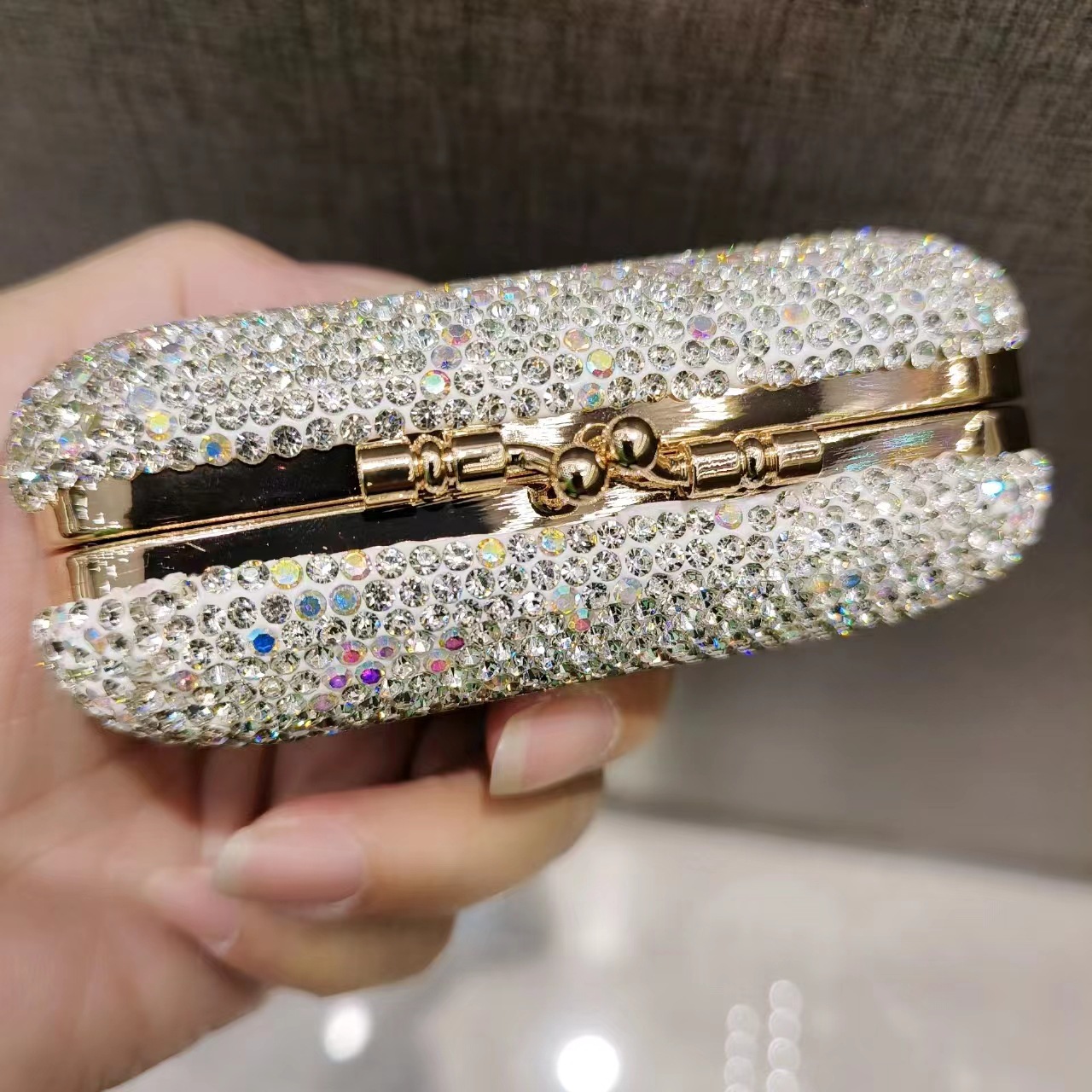 Diamante de cristal lápiz labial cubierta protectora con tapa caja almacenamiento portátil único nuevo Ventas Directas la fábrica