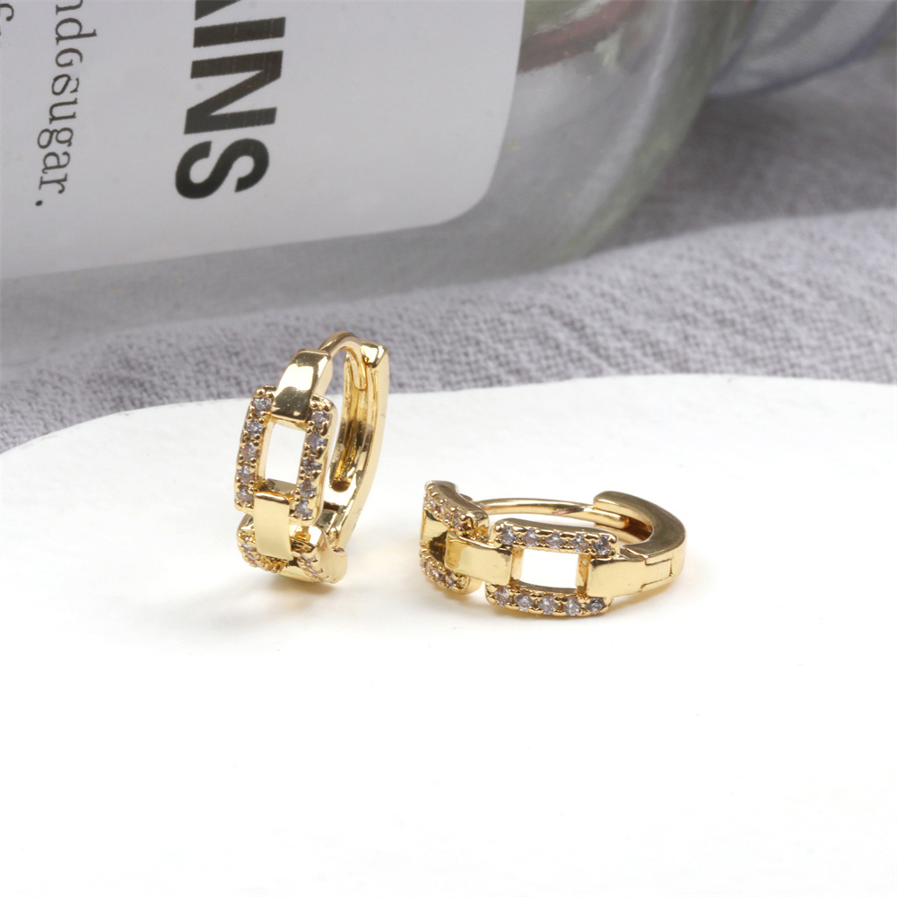 Fashion New Copper Inlaid Zircon Hollow Chain Gold-plated Circle Earrings display picture 4