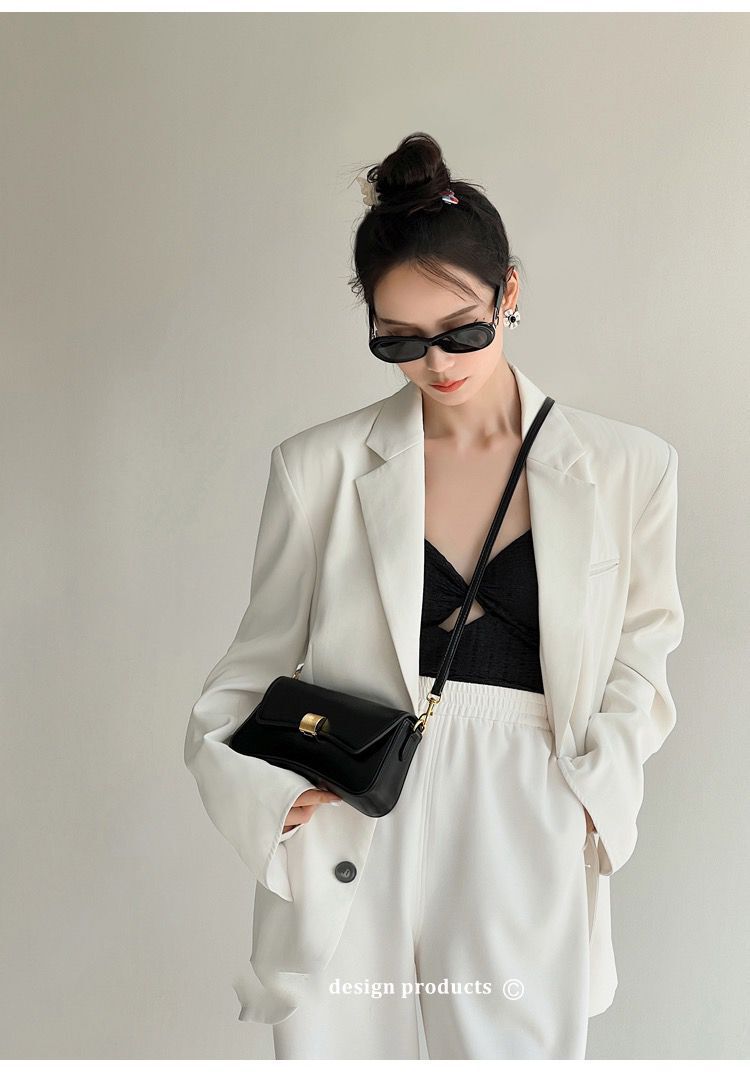 Black (one shoulder + crossbody)