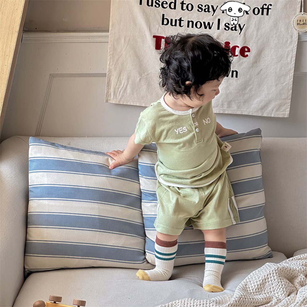 Verano 1-3 años tesoro masculino versión coreana estilo ins nuevo bebé ropa para niños letras pantalones cortos casuales de manga corta traje de dos piezas