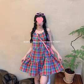 彩色格子多巴胺吊带连衣裙女装春季2026新款宽松显瘦甜美气质短裙