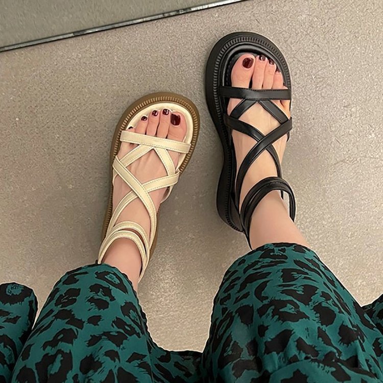 Muffin bottom sandalias mujeres 2026 verano nuevo diseño hueco de altura de suela gruesa cruzada zapatos romanos sandalias botas