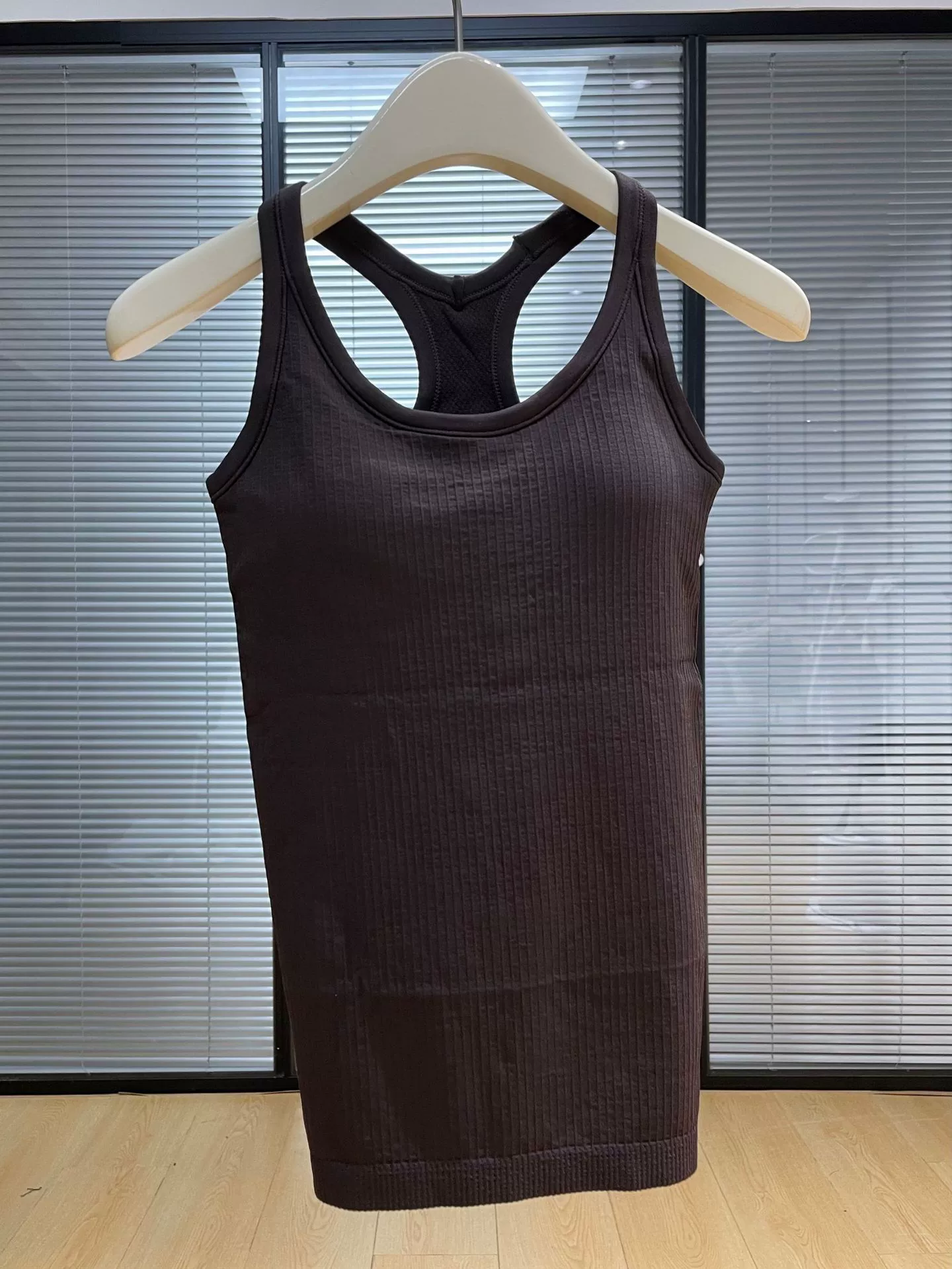 Long Yoga Vest (Women's) Breathable Detachable Sports Top with Removable Cups, 2–8 Sizes