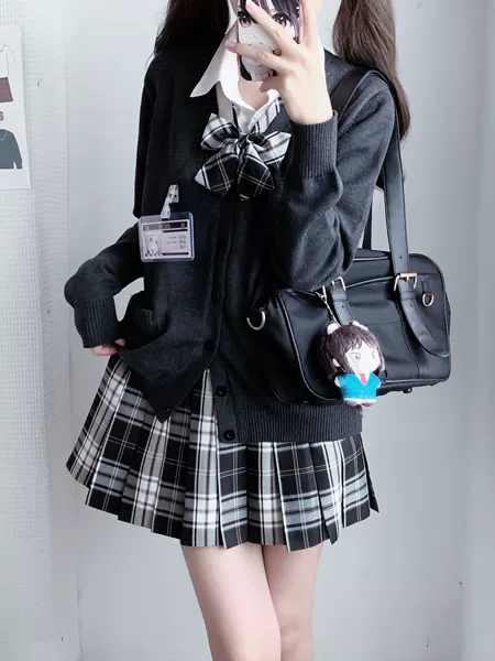 Black and White Grid+Terring