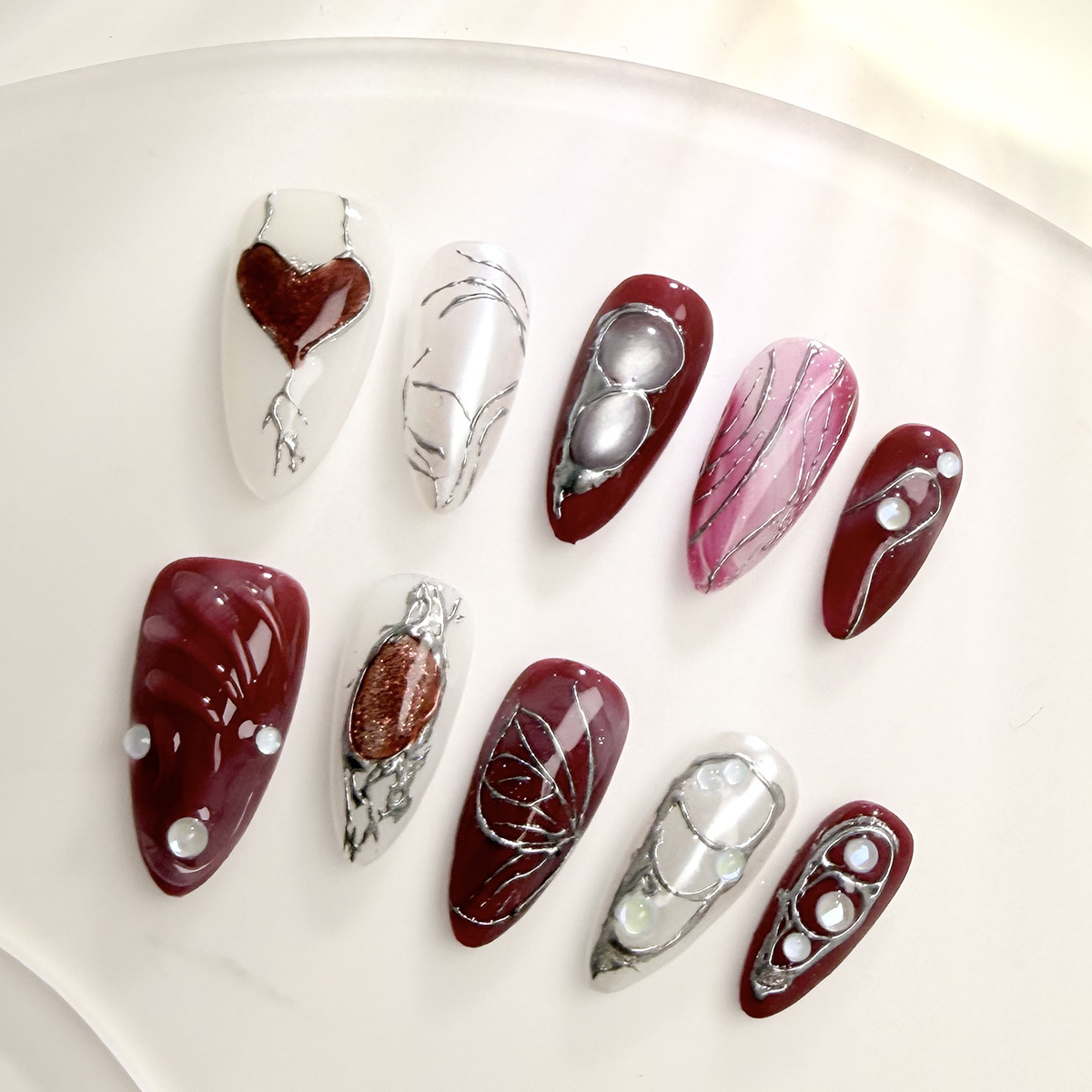 出口纯手工穿戴甲甲片甜酷度假风手绘雕花鎏银镶珠气质显白杏仁甲