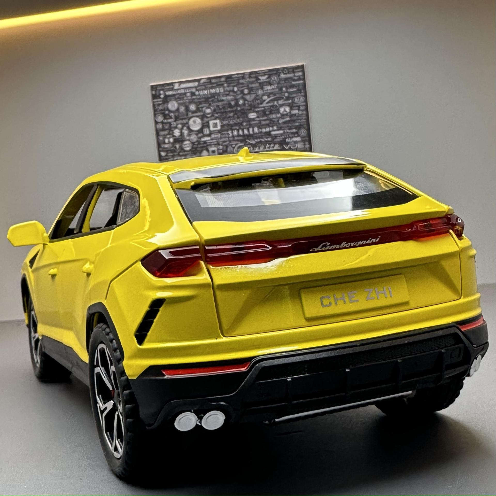 Modelo de coche de aleación de coche 1:24 Rambo URUS Bison Tire hacia atrás con luz de sonido niño modelo de coche de juguete adornos