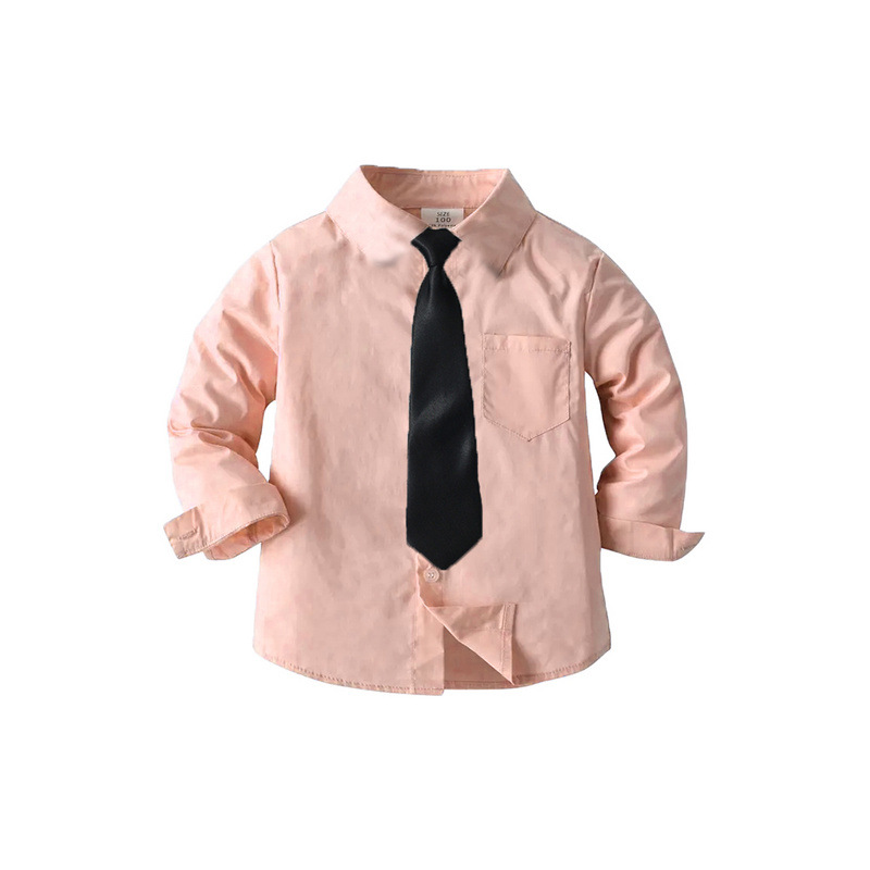 Color Coral con corbata
