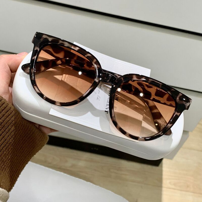 2026 New Retro g Brand Sunglasses for Women, High-End Korean Style, Face-Slimming, Uv Protection, Street Fashion Trend