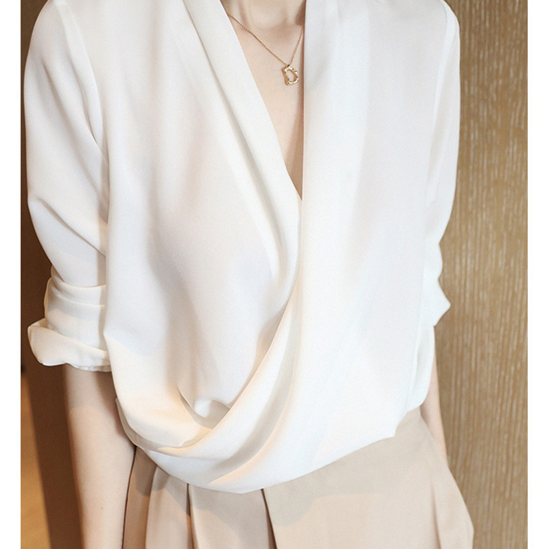 in stock Simple and Lightly Mature Design Asymmetrical Stacking and Lapping with Preference for V-neck Shirt