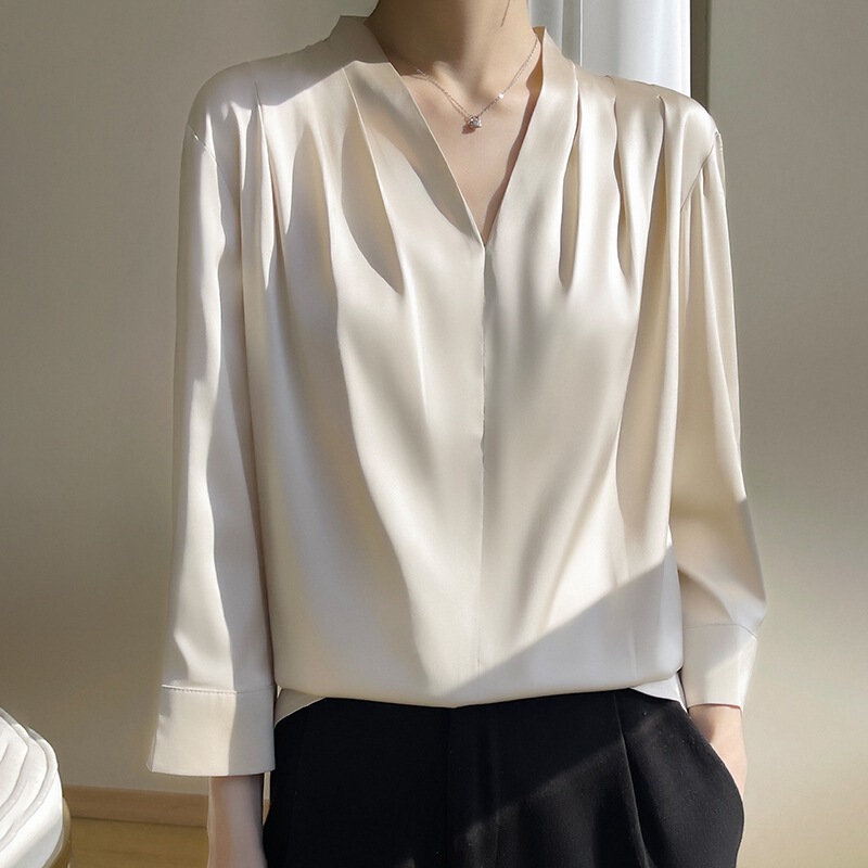 Women's Simulated Silk Satin V Neck Shirt 2025 Spring and Summer New Pleated Design Niche Shirt Nine-Quarter Sleeves