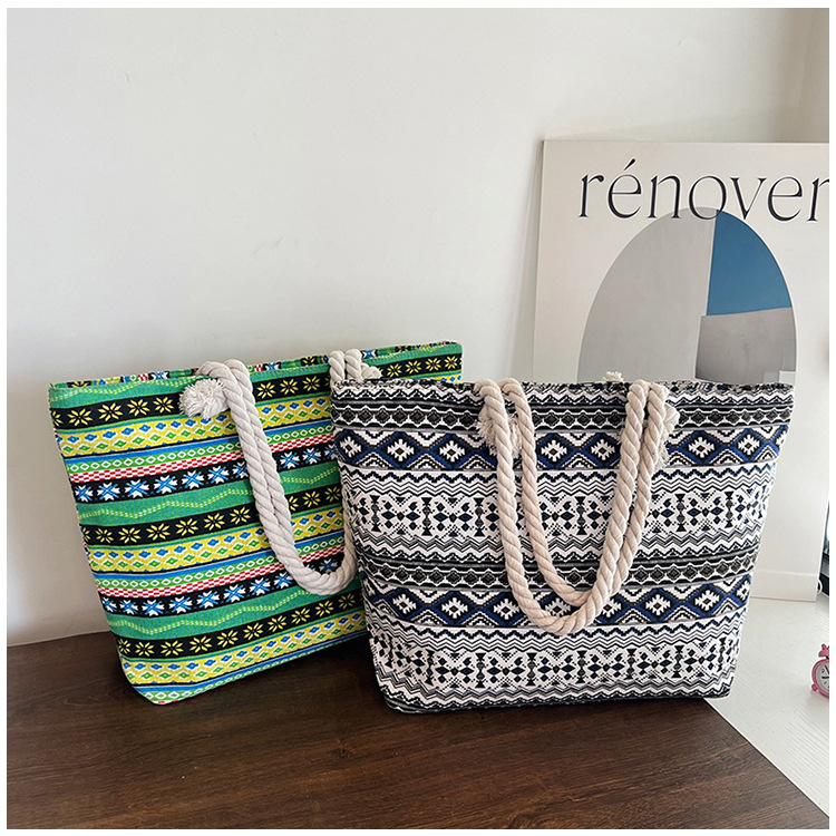 Women's Medium Canvas Geometric Stripe Streetwear Sewing Thread Square Zipper Tote Bag display picture 35