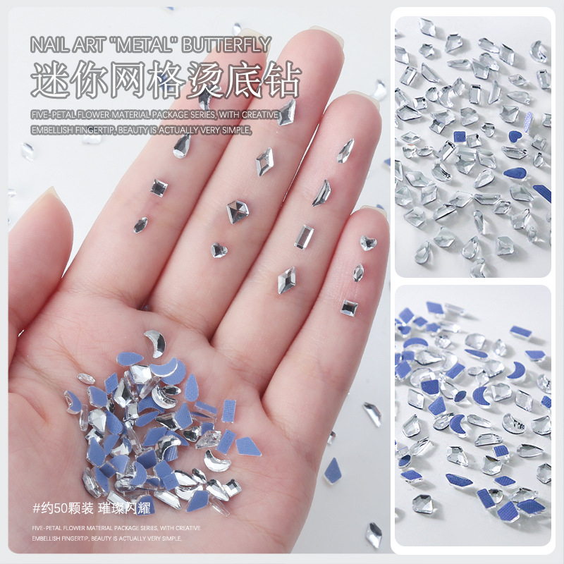 Small nail polish for manicure
