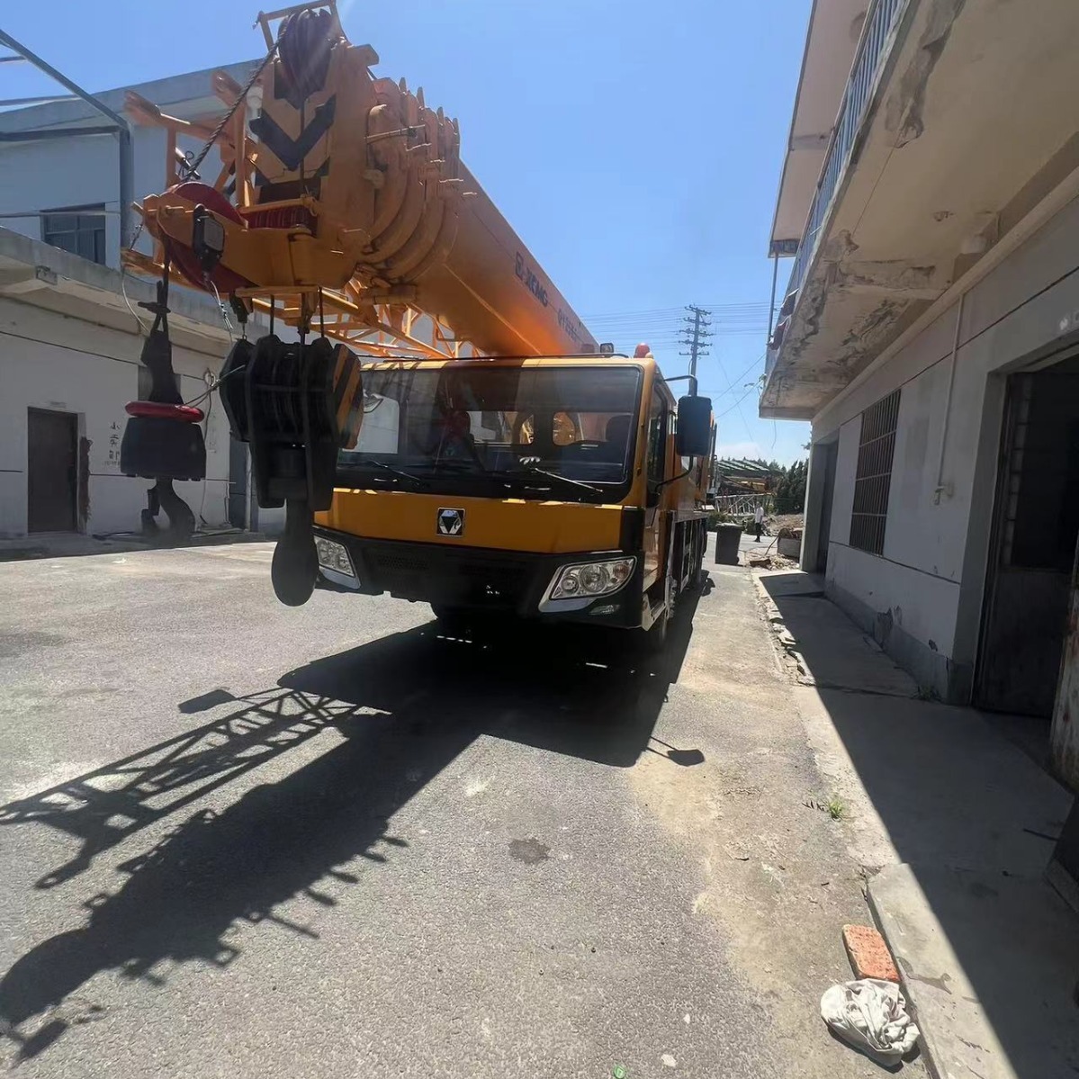 徐工25吨汽车吊热卖优惠出口徐工起重机